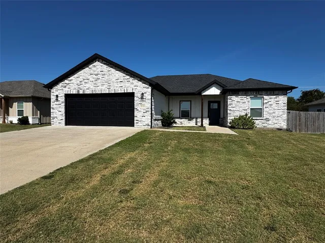 $249,900 | 3816 Skylane Avenue, Corsicana, TX 75110