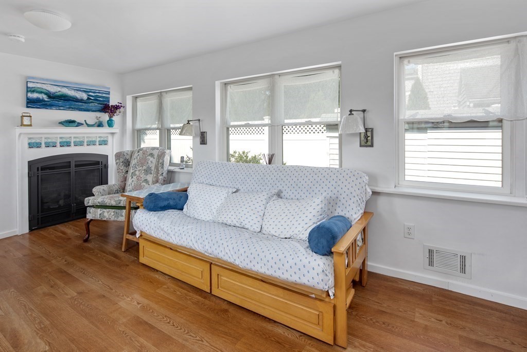 31 Sherwood Road Hingham, MA 02043 - Photo 9 of 25 Gallery Image 9