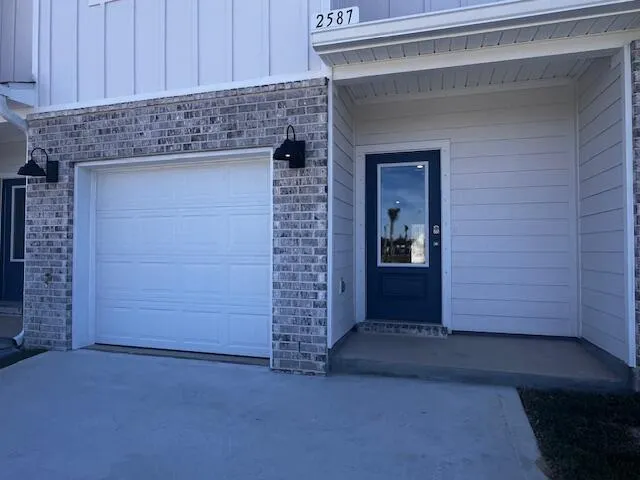 $2,250 | 2587 Cliff Hollow Circle, Gulf Breeze, FL 32563