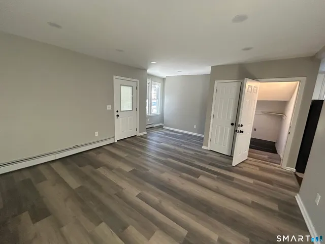 $2,400 | 95 Cedar Street, Unit 1, Manchester, CT 06040