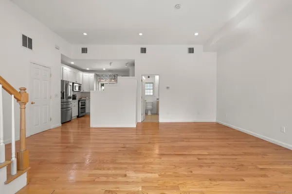 $4,800 | 322 Greenfield Street, Fairfield, CT 06825