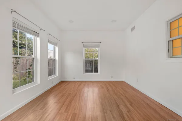 $4,800 | 322 Greenfield Street, Fairfield, CT 06825