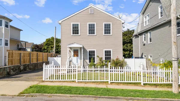 $4,800 | 322 Greenfield Street, Fairfield, CT 06825