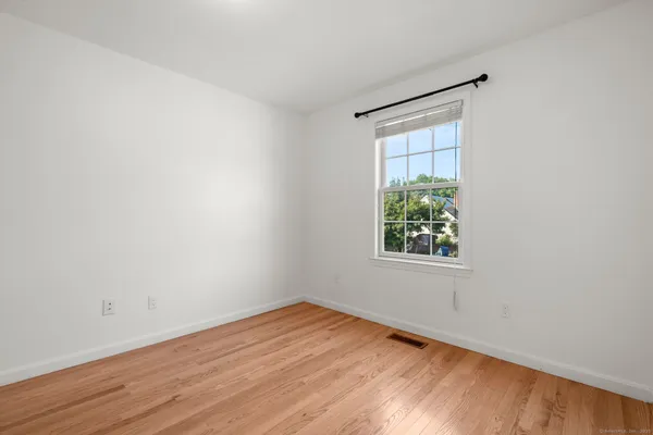 $4,800 | 322 Greenfield Street, Fairfield, CT 06825