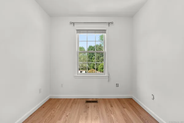 $4,800 | 322 Greenfield Street, Fairfield, CT 06825