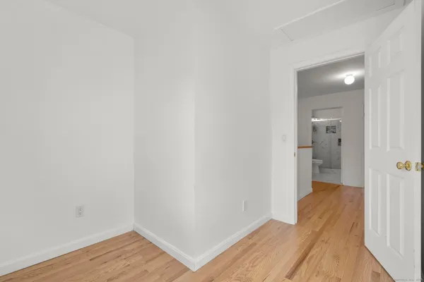 $4,800 | 322 Greenfield Street, Fairfield, CT 06825