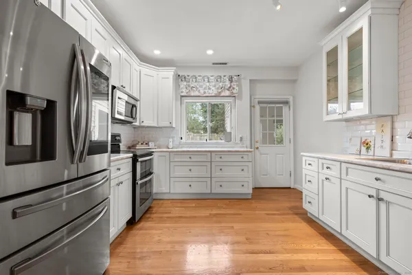 $4,800 | 322 Greenfield Street, Fairfield, CT 06825