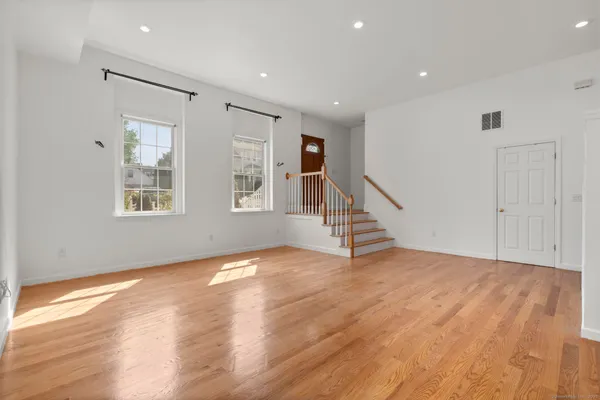 $4,800 | 322 Greenfield Street, Fairfield, CT 06825