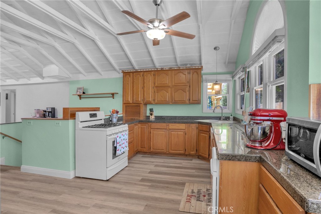 41257 Crest Drive Hemet, CA 92544 - Photo 12 of 53 Vaulted open beam ceilings.