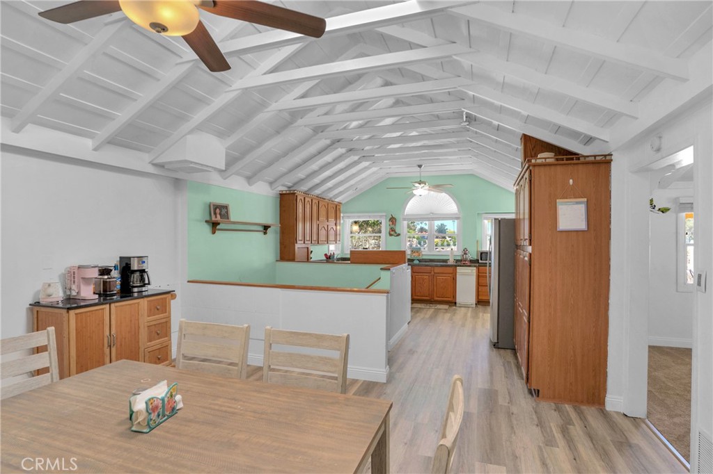 41257 Crest Drive Hemet, CA 92544 - Photo 14 of 53 Large kitchen and dining area perfect for large family.