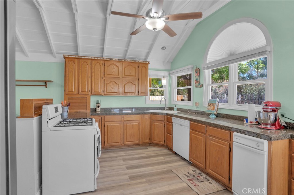 41257 Crest Drive Hemet, CA 92544 - Photo 15 of 53 New wood laminate plank flooring