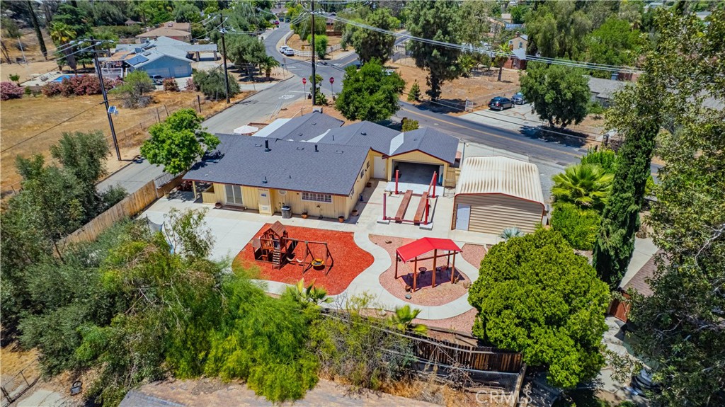 41257 Crest Drive Hemet, CA 92544 - Photo 2 of 53 Lot appears much larger than assesors data.