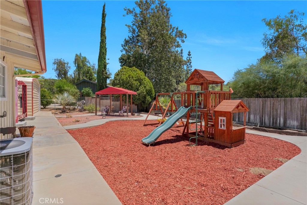 41257 Crest Drive Hemet, CA 92544 - Photo 35 of 53 Play area for the kids.