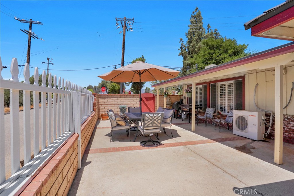 41257 Crest Drive Hemet, CA 92544 - Photo 40 of 53 Side yard patio area with great views.
