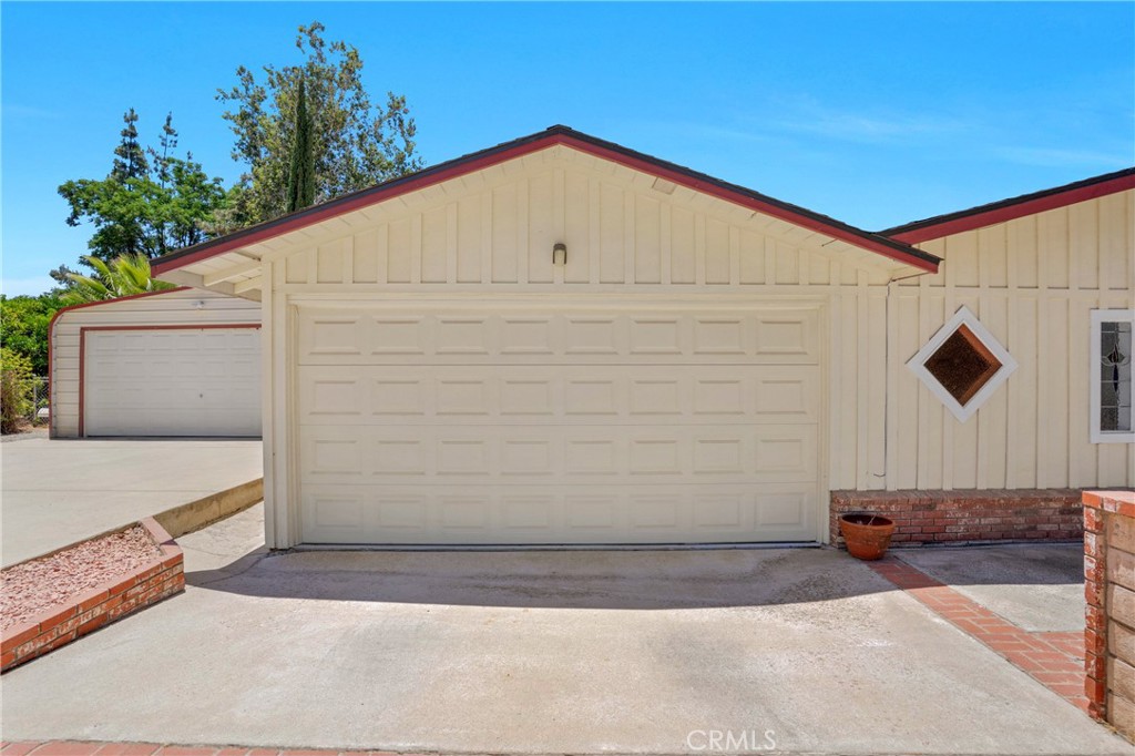 41257 Crest Drive Hemet, CA 92544 - Photo 42 of 53 Plenty of drive way for extra parking.
