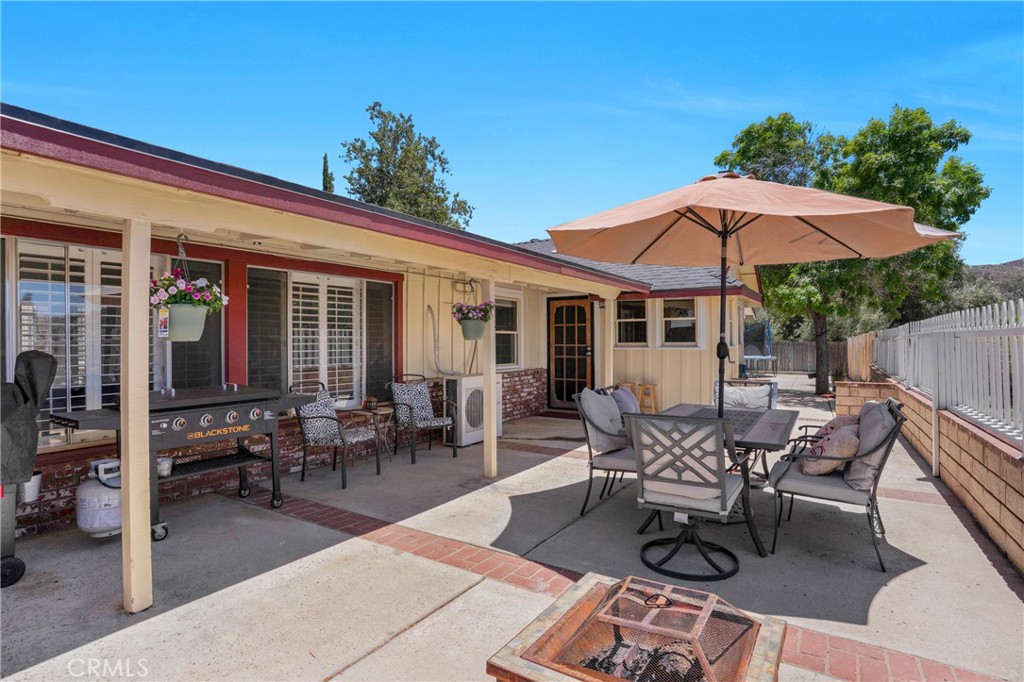 41257 Crest Drive Hemet, CA 92544 - Photo 5 of 53 Patio off of kitchen with amazing sunset/mountain views.