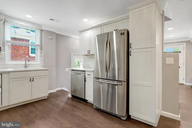 $639,900 | 3617 South Four Mile Run Drive, Arlington, VA 22206