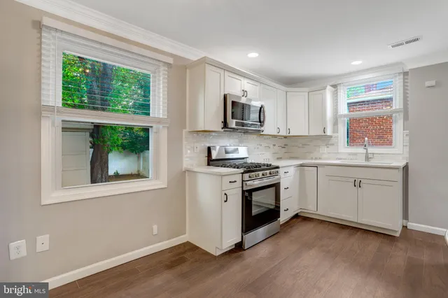 $639,900 | 3617 South Four Mile Run Drive, Arlington, VA 22206