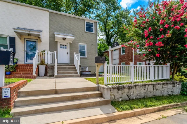 $639,900 | 3617 South Four Mile Run Drive, Arlington, VA 22206