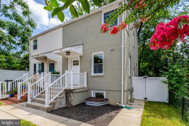 $639,900 | 3617 South Four Mile Run Drive, Arlington, VA 22206