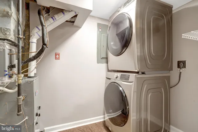 $639,900 | 3617 South Four Mile Run Drive, Arlington, VA 22206