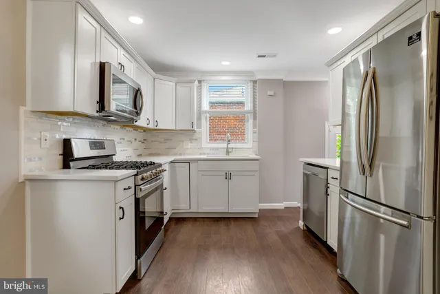 $639,900 | 3617 South Four Mile Run Drive, Arlington, VA 22206