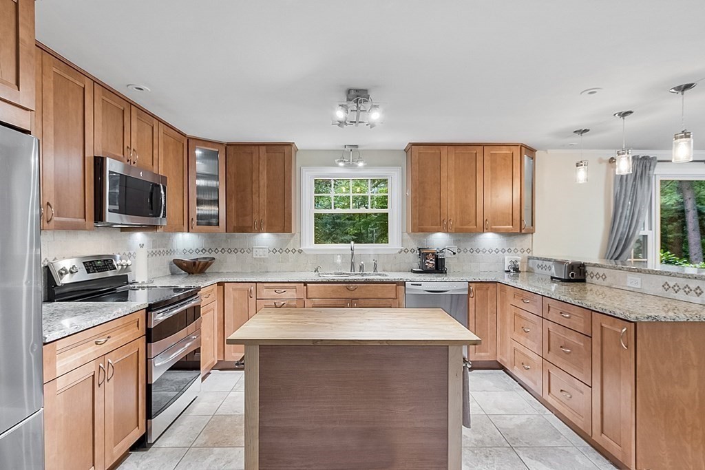 70 Rice Road Wayland, MA 01778 - Photo 7 of 41 Gallery Image 7
