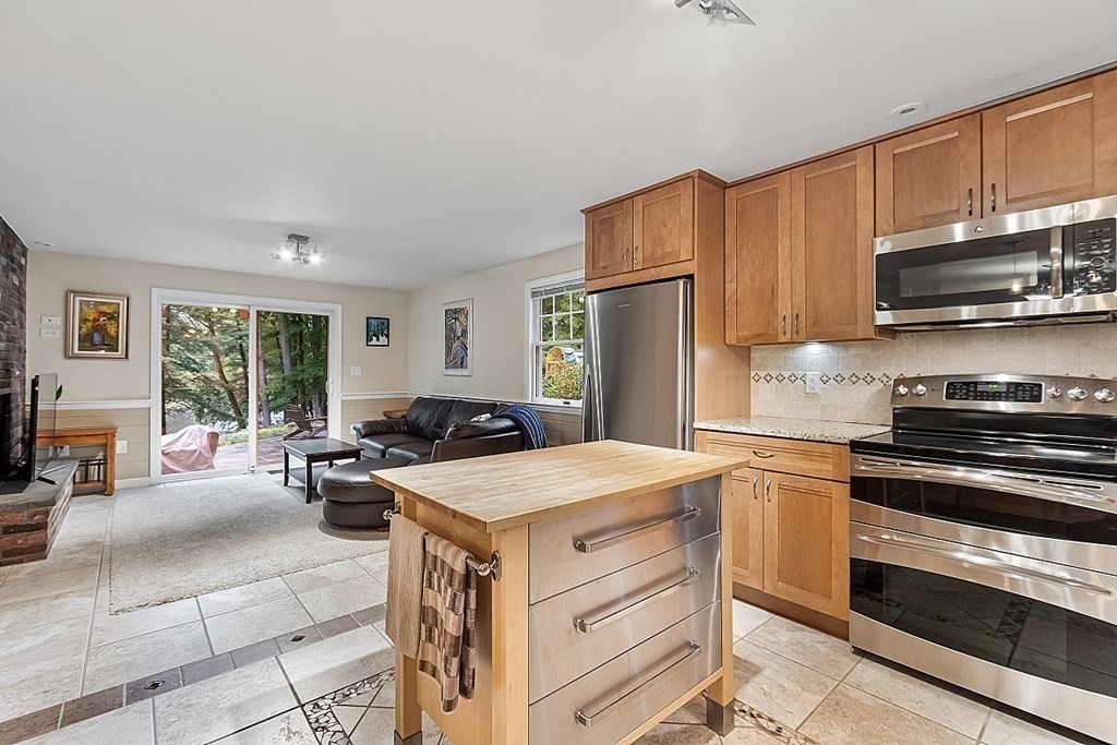 70 Rice Road Wayland, MA 01778 - Photo 8 of 41 Gallery Image 8