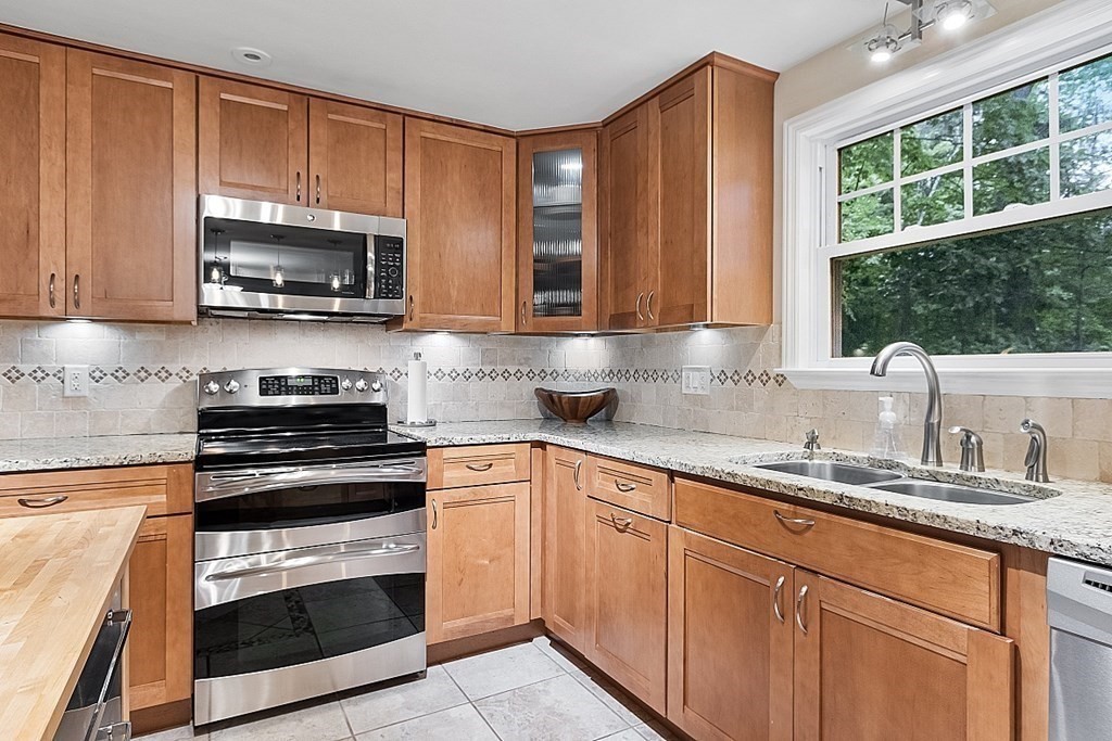 70 Rice Road Wayland, MA 01778 - Photo 9 of 41 Gallery Image 9