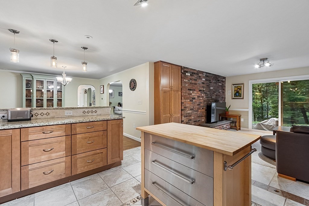 70 Rice Road Wayland, MA 01778 - Photo 10 of 41 Gallery Image 10
