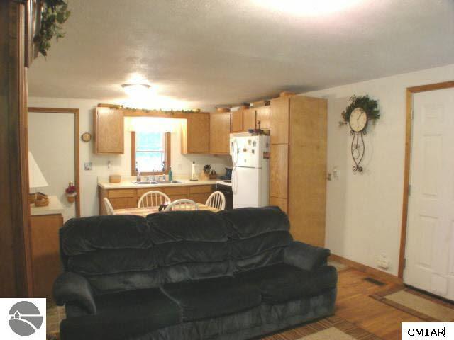 9022 North State Road St. Louis, MI 48880 - Photo 8 of 9 1768594-7.JPG