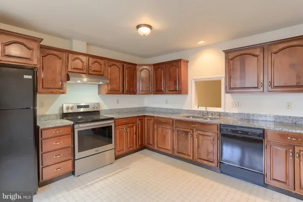 $2,600 | 2057 East Raleigh Road, Hummelstown, PA 17036