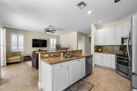 $730,000 | 7199 Via Leonardo, Lake Worth, FL 33467