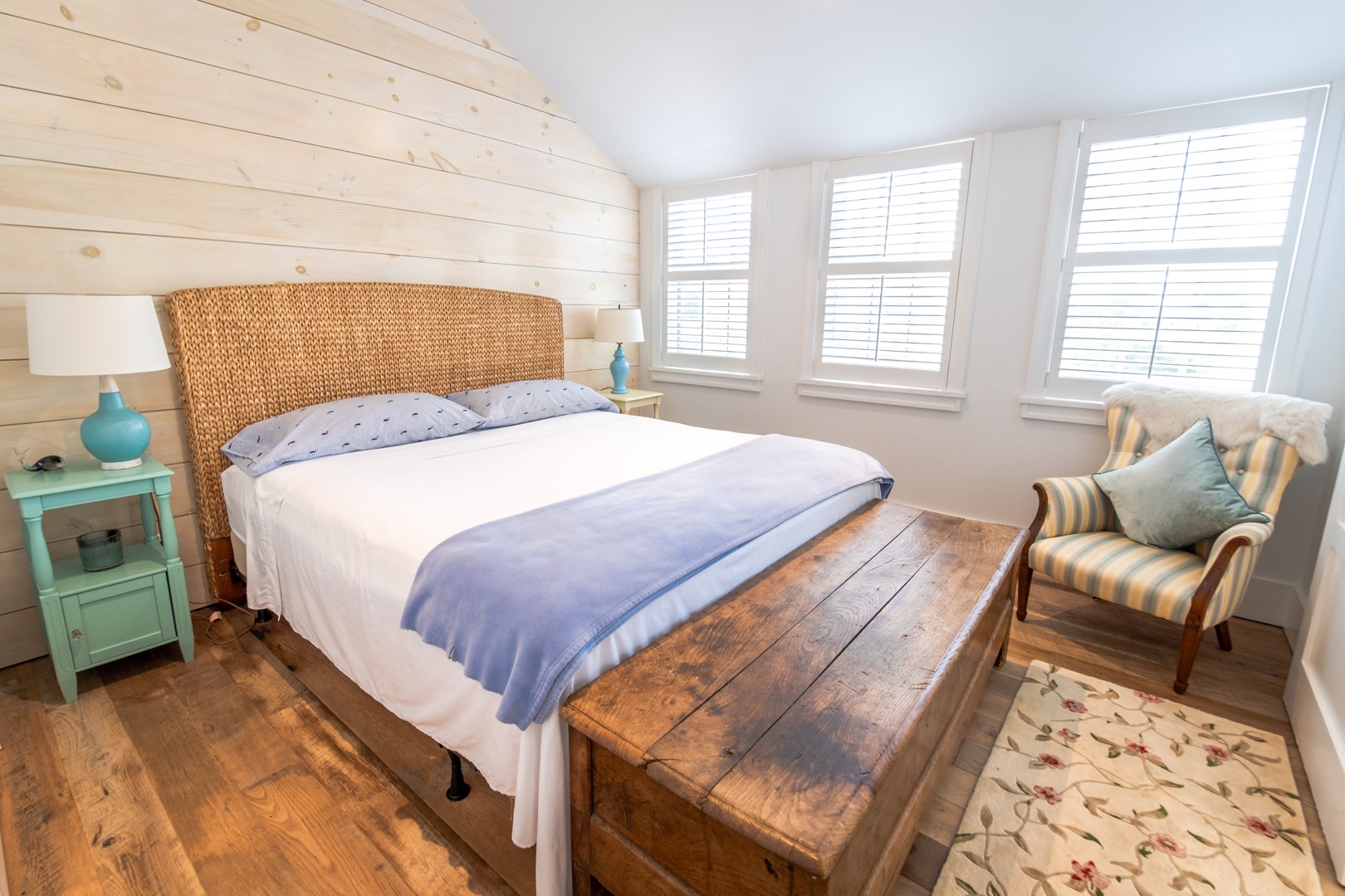 33.5 Vesper Lane Nantucket, MA 02554 - Photo 32 of 55 a bedroom with a bed and a couch