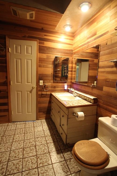 674 Loop Drive Springville, CA 93265 - Photo 16 of 50 Master bath
