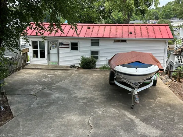 $278,000 | 117 Badin Lake Road, New London, NC 28127