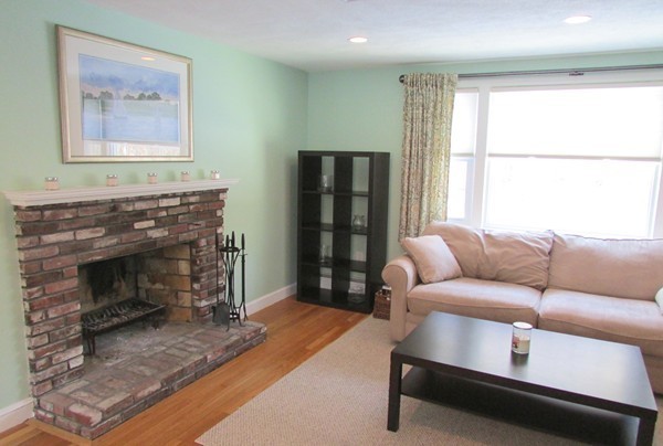 156 Sunrise Road Westwood, MA 02090 - Photo 5 of 23 Gallery Image 5