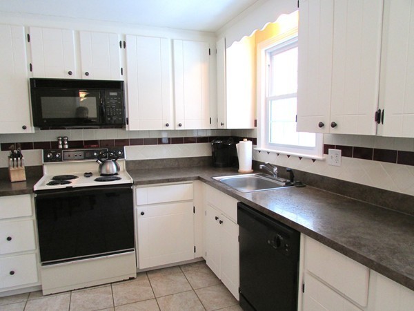 156 Sunrise Road Westwood, MA 02090 - Photo 6 of 23 Gallery Image 6
