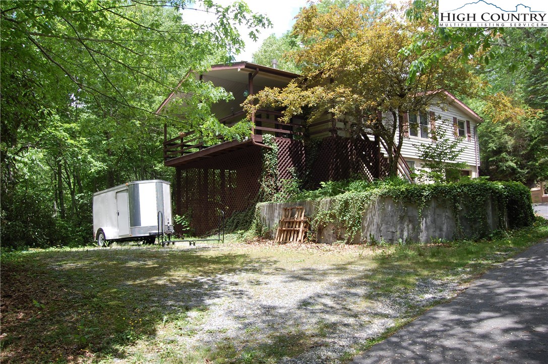407 Locust Road Newland, NC 28657 - Photo 1 of 28 Gallery Image 1
