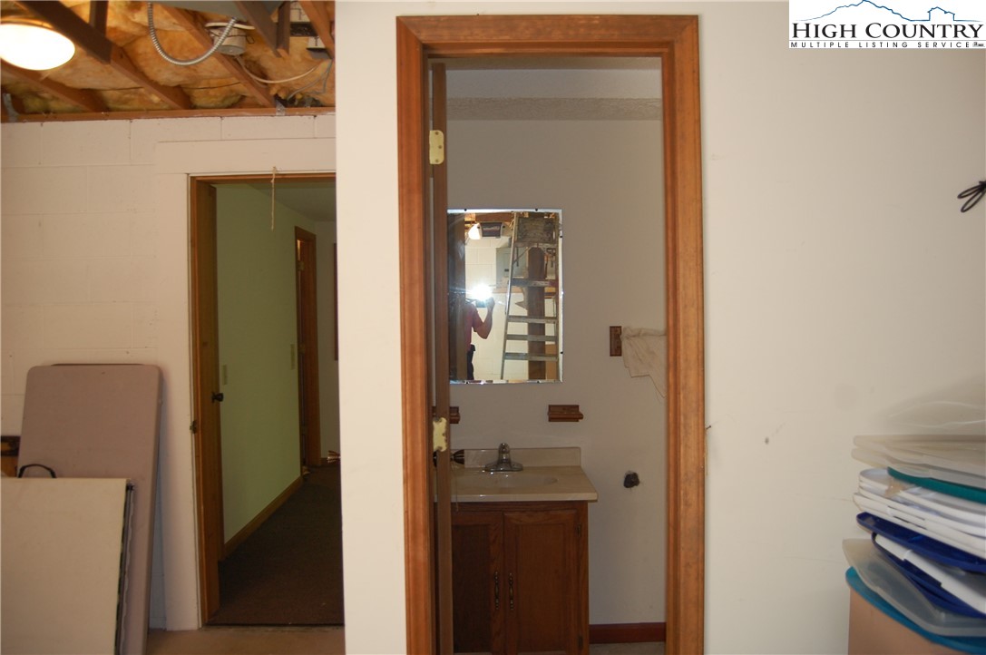407 Locust Road Newland, NC 28657 - Photo 26 of 28 Gallery Image 26