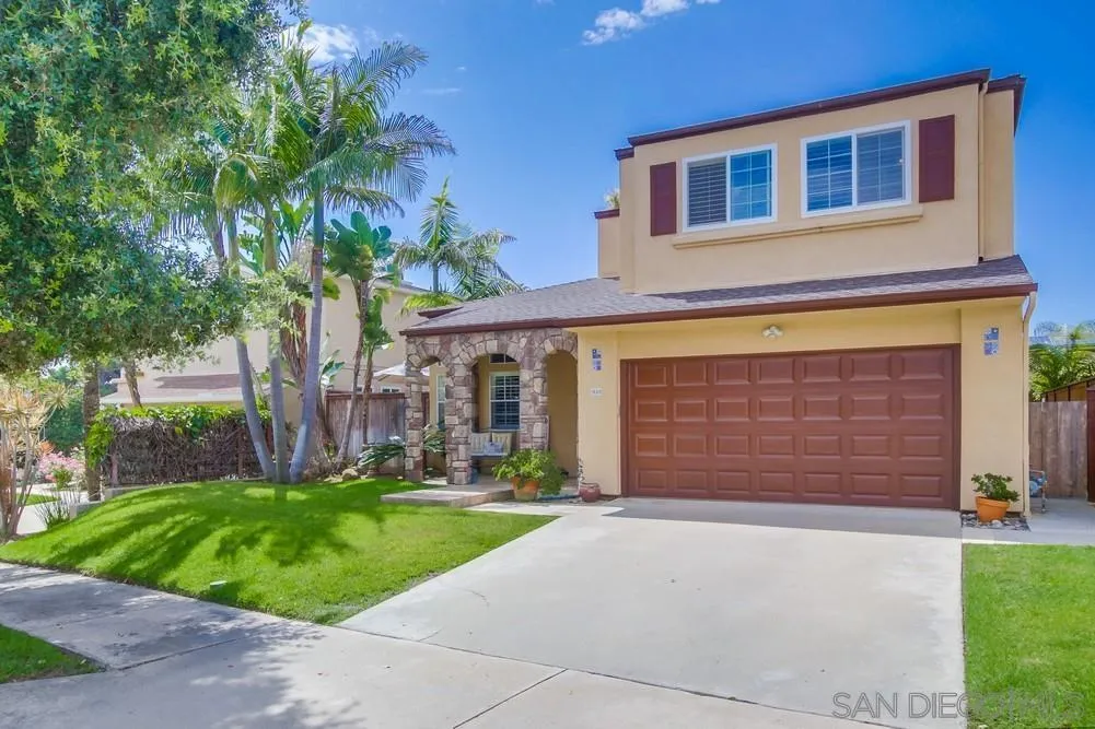 930 Gardena Road Encinitas, CA 92024 - Photo 2 of 40 front view of a house with a yard and an trees