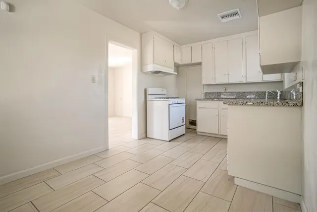 a view of a storage & utility room with washer and dryer