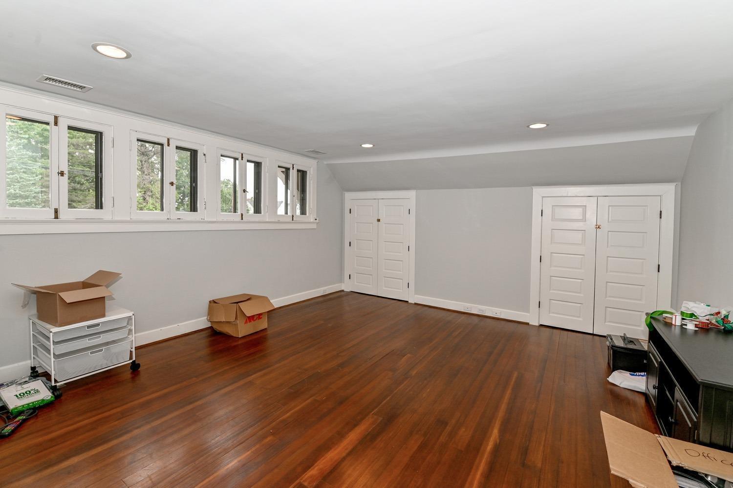 2461 Grandin Road Cincinnati, OH 45208 - Photo 38 of 48