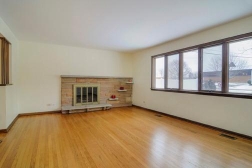 N780 Delano Street Wheaton, IL 60187 - Photo 2 of 16