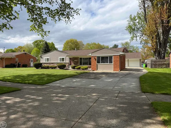 $298,900 | 34639 Jerome Street, Chesterfield, MI 48047