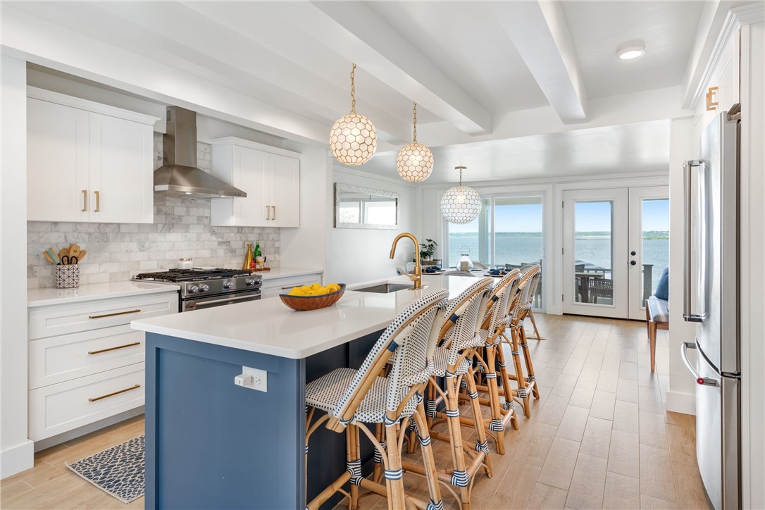 376 East Shore Road Jamestown, RI 02835 - Photo 10 of 37