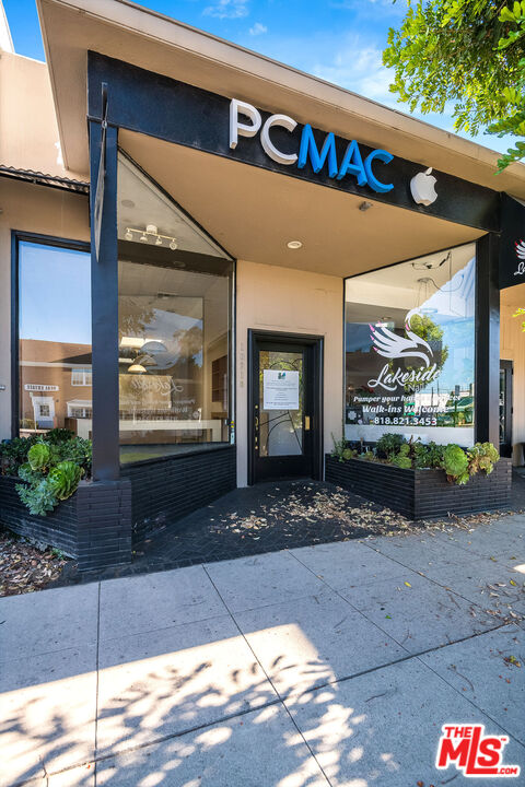 10216 Riverside Drive Toluca Lake, CA 91602 - Photo 15 of 22 a front view of a building