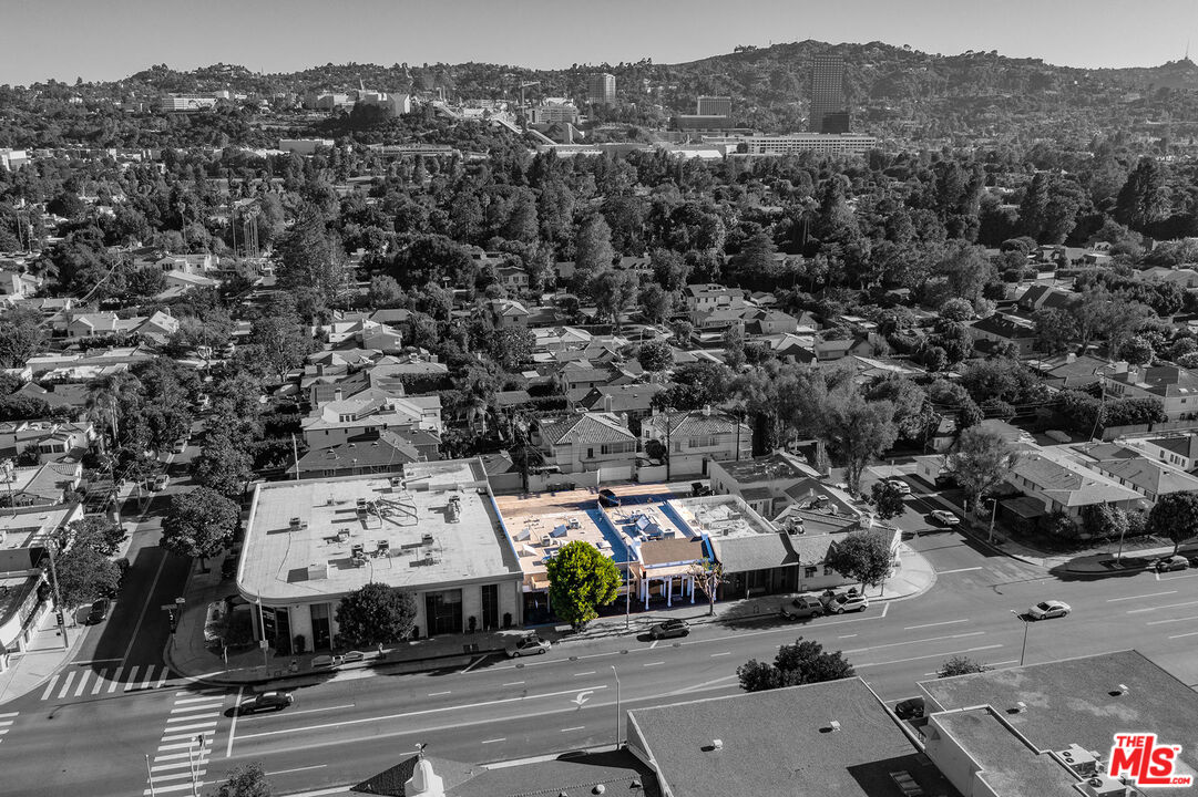 10216 Riverside Drive Toluca Lake, CA 91602 - Photo 19 of 22