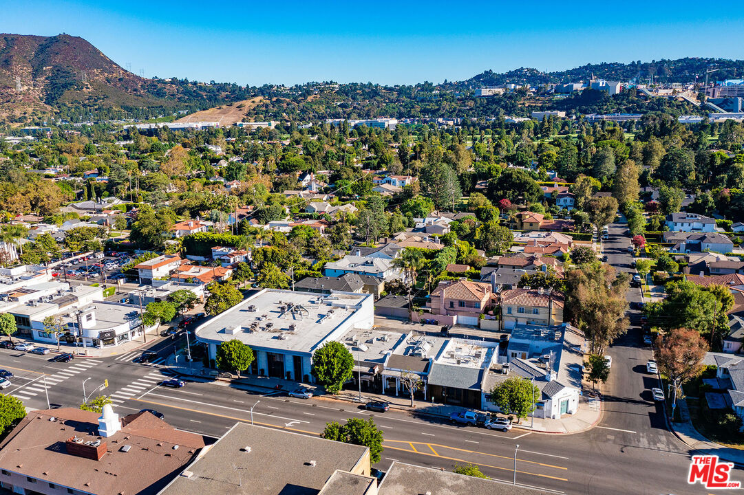 10216 Riverside Drive Toluca Lake, CA 91602 - Photo 4 of 22 an aerial view of a city
