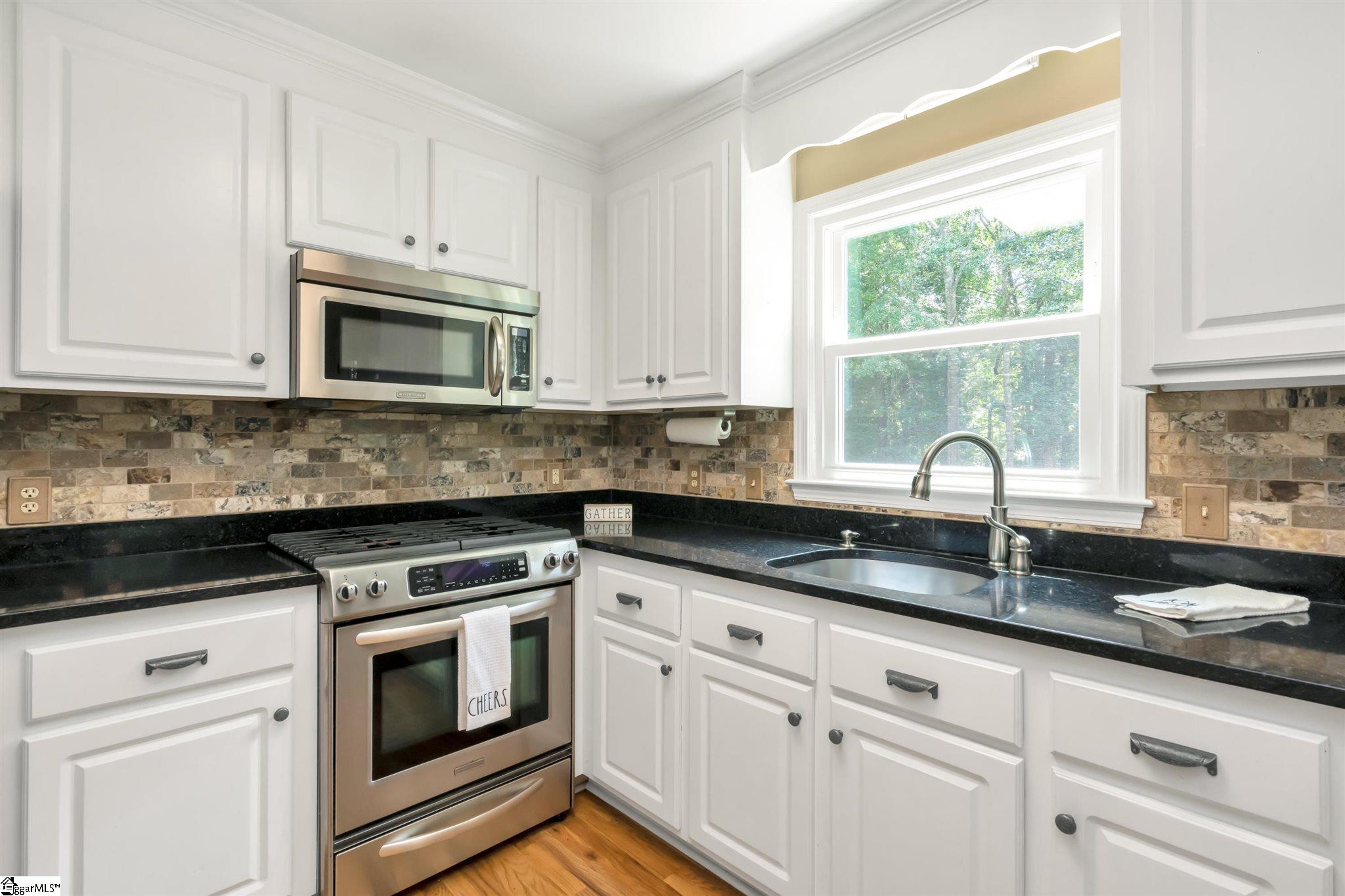 111 Red Maple Court Fountain Inn, SC 29644 - Photo 8 of 36 Gallery Image 8
